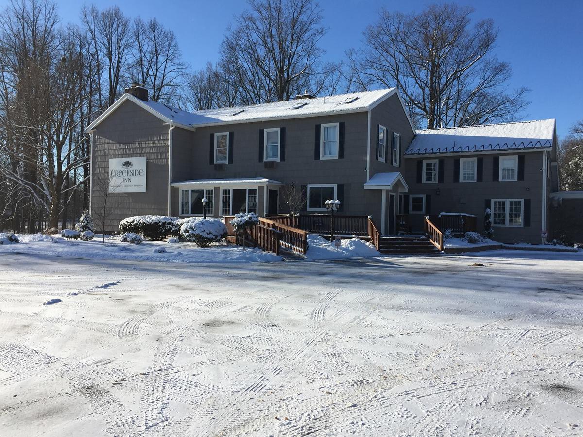 Creekside Inn Oneida エクステリア 写真