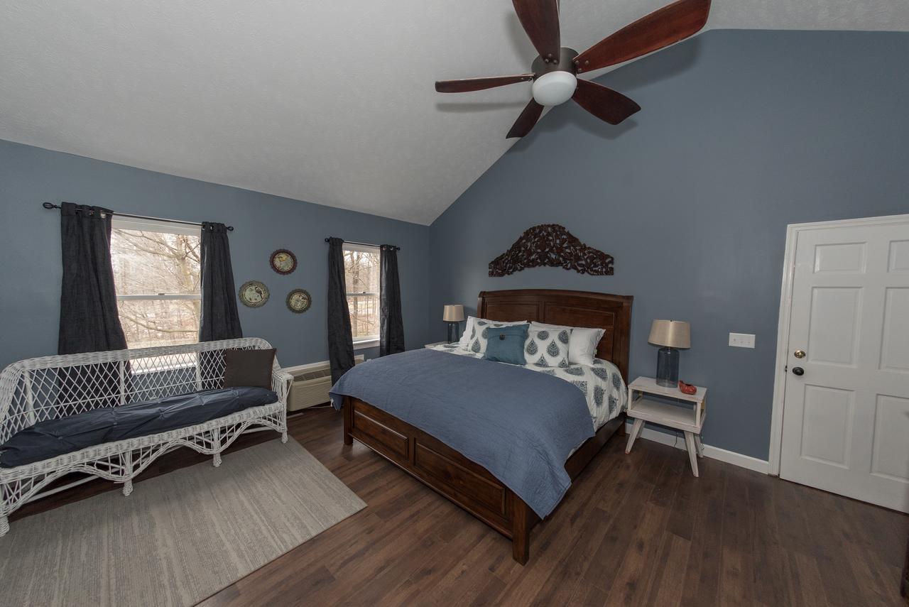 Creekside Inn Oneida エクステリア 写真