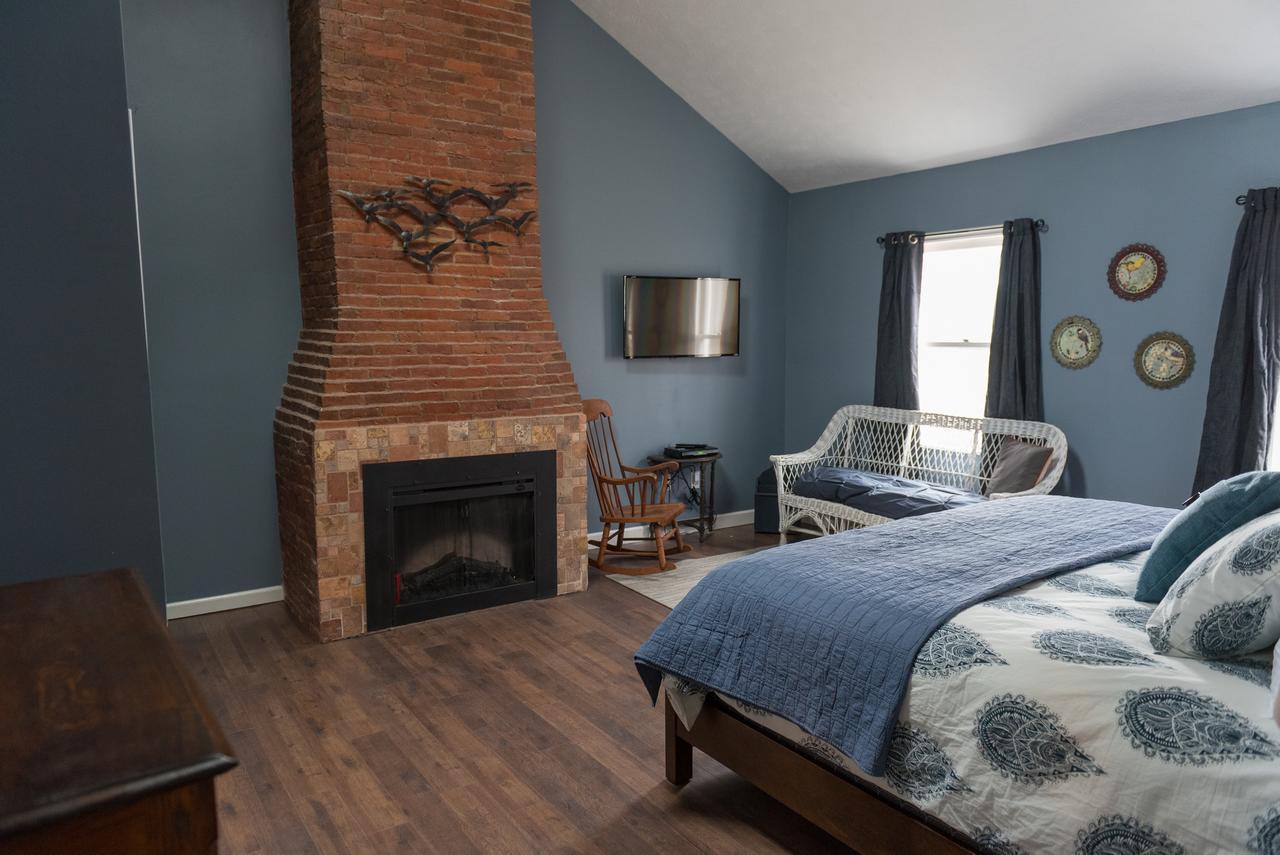 Creekside Inn Oneida エクステリア 写真