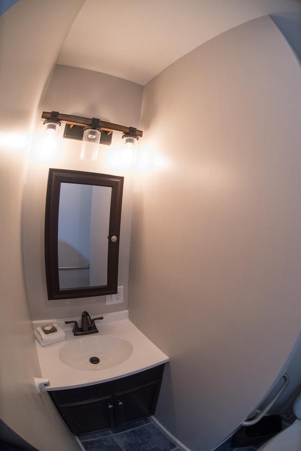 Creekside Inn Oneida エクステリア 写真